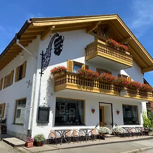  Apartment Gastehaus Veronika: Breakfast Buffet & Königscard Attractions Included